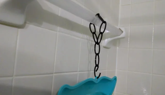 Open the last link and form it into a hook.