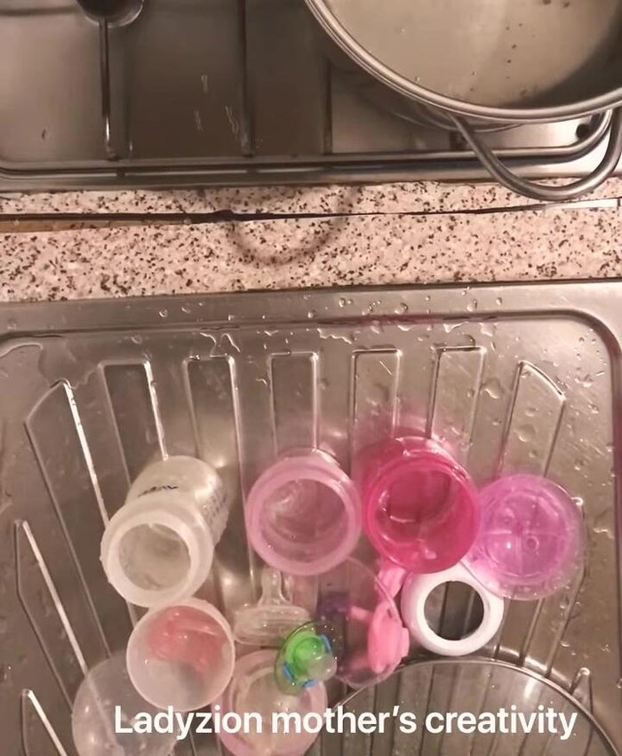 Let the items soak in the boiling water for 20-25 minutes. This ensures thorough sterilization.