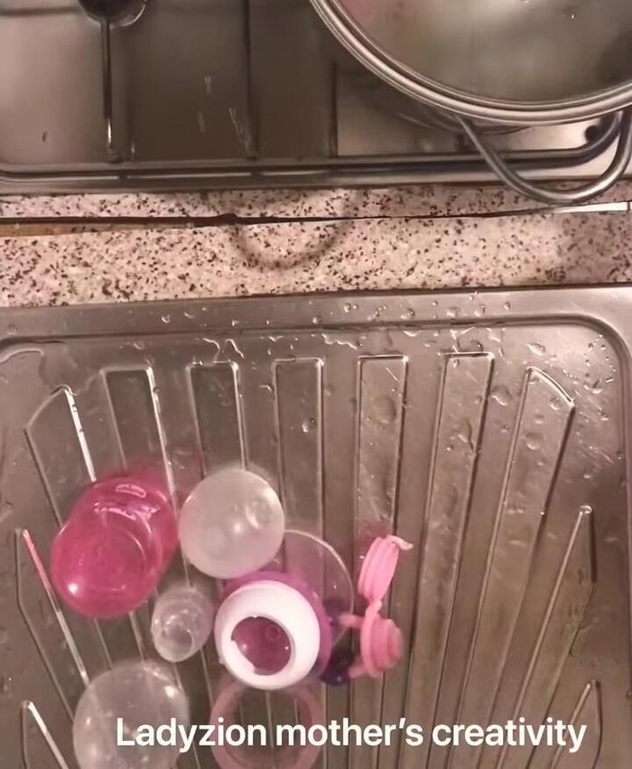 Let the items soak in the boiling water for 20-25 minutes. This ensures thorough sterilization.