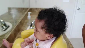 Newborn Hair Wash Routine: A Gentle Approach to Healthy Baby Hair