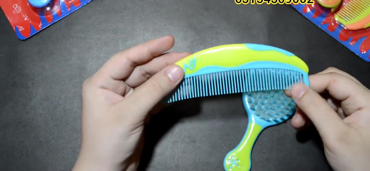 The presenter emphasizes the importance of washing the brush before use.