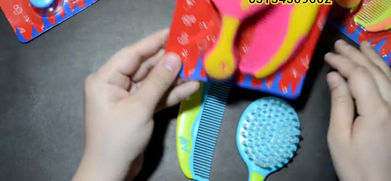 Showcase of the different colors available for the brush.