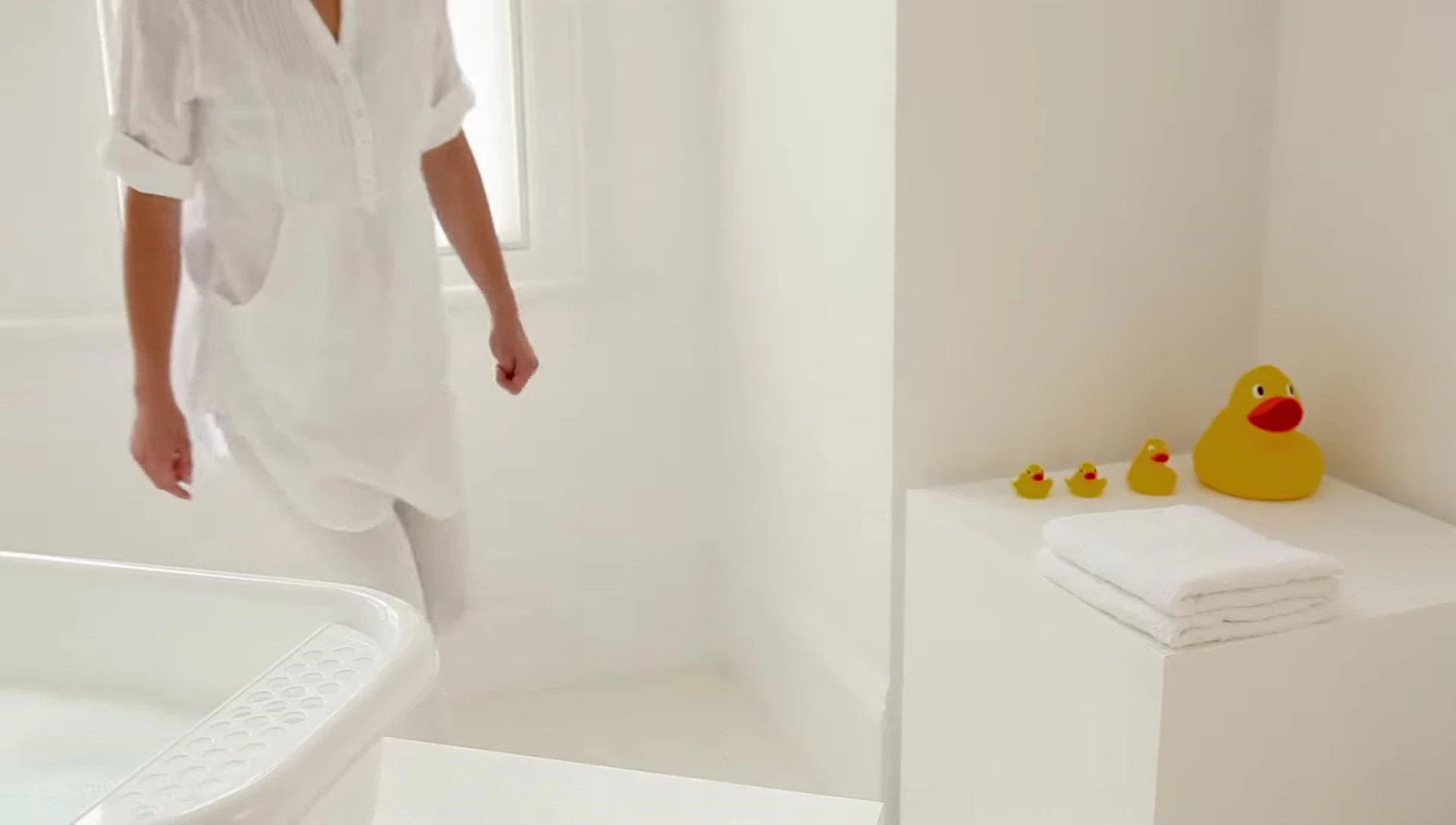 Safe and secure baby bath time