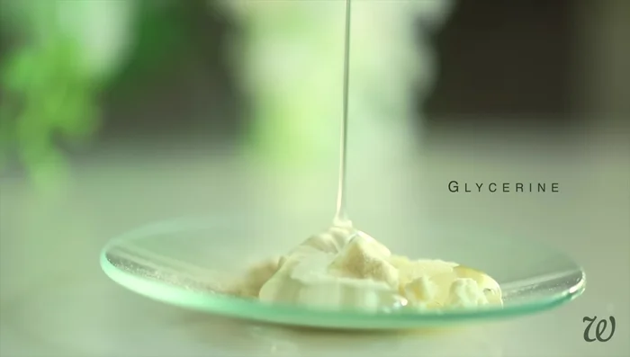 Add the guar gum/glycerin mixture and centromonium chloride to the water base. Whisk until combined.