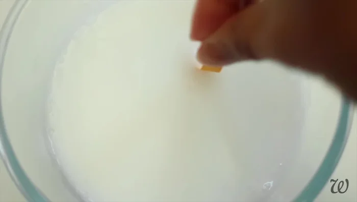 Adjust the pH of the leave-in conditioner using citric acid, if necessary. Check pH with a meter.