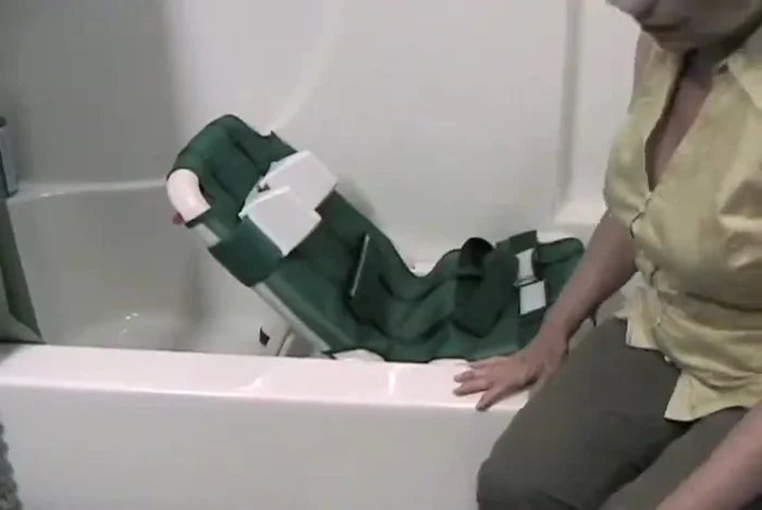 Adjusting the Otter's Head Wedges: Adjust the head wedges to different positions based on the child's needs.