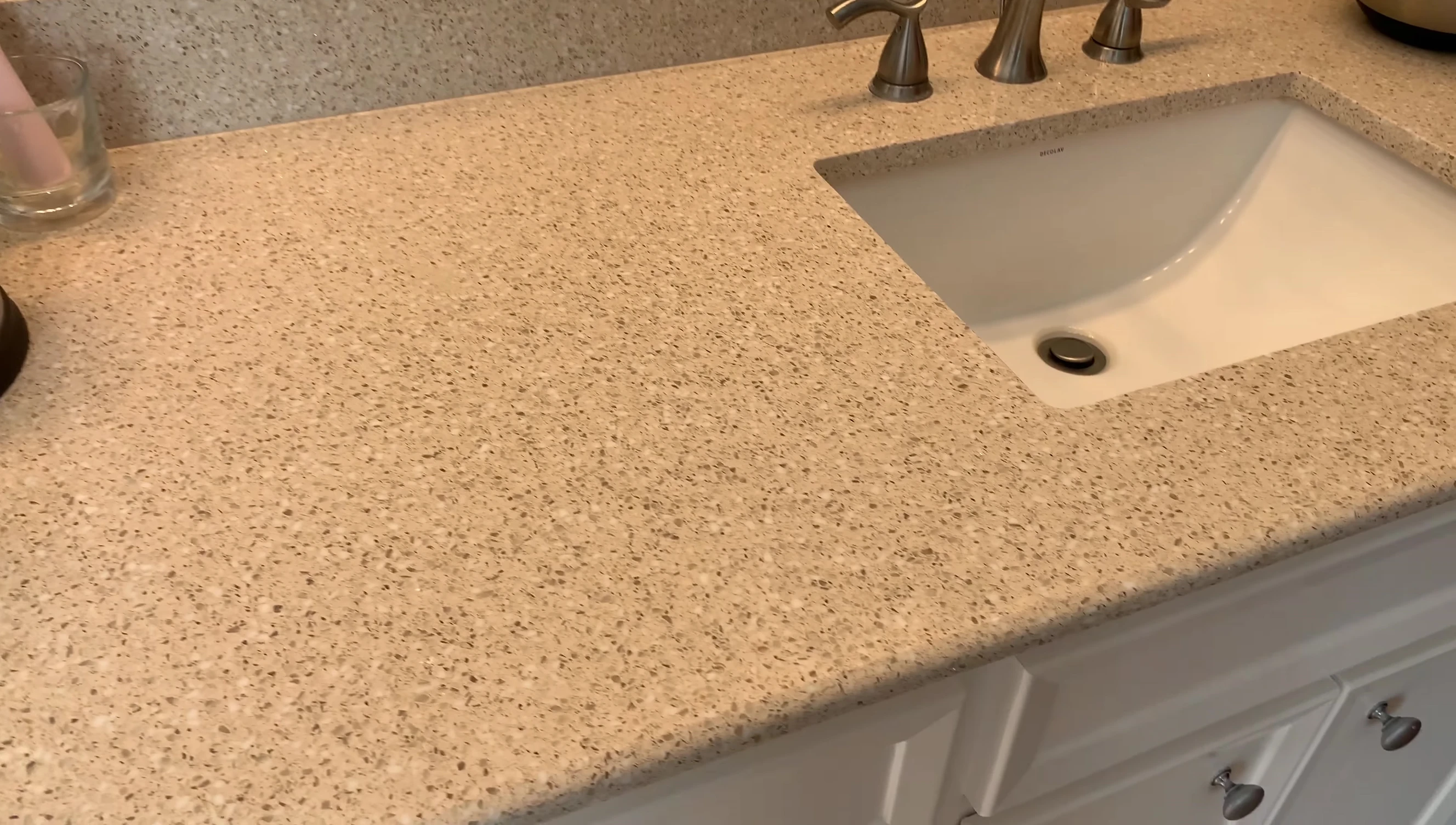 Newborn bath support in the sink