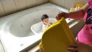 Baby Bath Time Solutions: IKEA Antilop High Chair & Summer Infant Bathtub Review