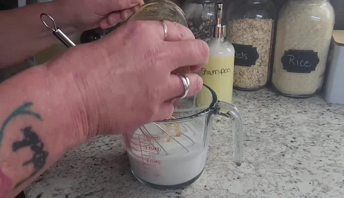 Add 10 drops of your chosen essential oil to the conditioner.